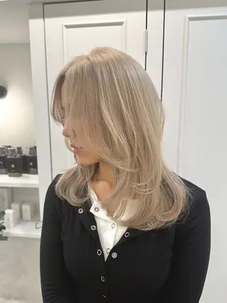 セミロング カラー ヘアアレンジ SALOWIN京都河原町Suite店所属・外国人風レイヤー/ ハイトーンSHUのヘアスタイル