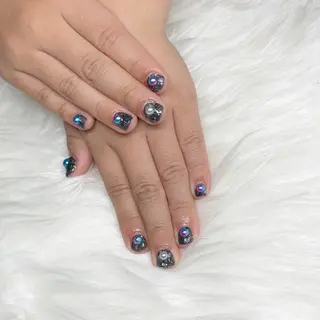 ショート see love gritterのネイルデザイン