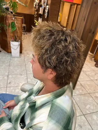 ショート メンズ 倉持 誠也　フェザーパーマのヘアスタイル