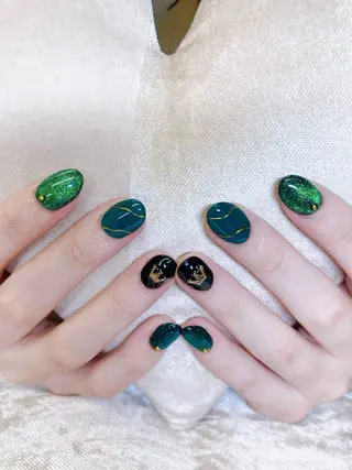 ネイル ECLAT エクラ所属・寺山 千鶴のネイルデザイン