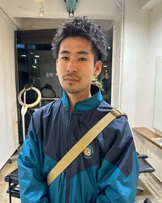 ショート パーマ メンズ グランジヘア 無造作ヘアHYUGAのヘアスタイル