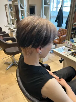 カラー メンズ 今中 紗英のヘアスタイル