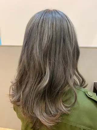 ロング カラー XXXY'S Color Flip所属・小宮 真理奈のヘアスタイル