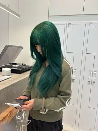 セミロング 艶髪ストレート🫶 AYANAのヘアスタイル