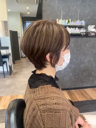 ショート カラー 矢部 萌深のヘアスタイル
