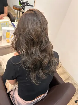 ロング カラー Ling K所属・古川 華那のヘアスタイル