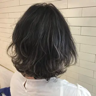 ミディアム カラー パーマ 代表🎀 ふわモテ愛 され髪🩷yumiのヘアスタイル