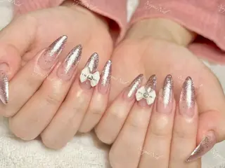 ネイル 🦋 Queenieのネイルデザイン