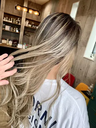 ロング カラー レイヤーカット匠 イソザキノリユキのヘアスタイル