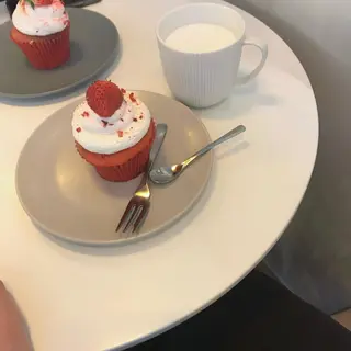 Moon(ムーン)所属・moon 梶本のマツエク・マツパデザイン