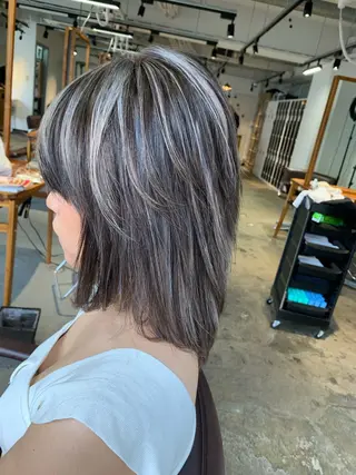 ショート カラー hair  design Norm所属・ハイライトバレイヤー ジュ🎨川村聖吾🎨のヘアスタイル