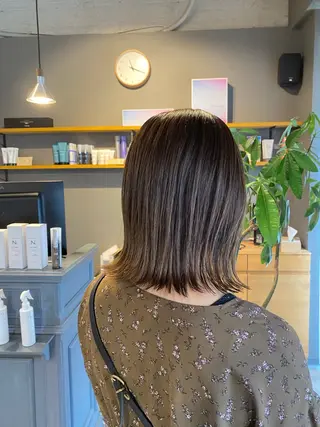 ミディアム カラー benji 福間所属・丸(マル) ／ショートボブのヘアスタイル