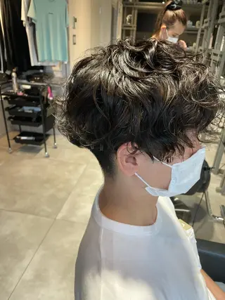 ミディアム パーマ メンズ レイヤー×髪質改善 ×透明感/杉田 圭のヘアスタイル