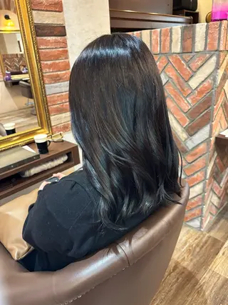 カラー FAVOR警固店所属・FAVOR kahoのヘアスタイル