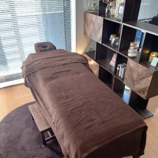 美し亭 OHANAのネイルデザイン