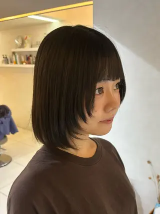 ミディアム Iris by artina 武蔵小杉店【イリス バイ アルティナ】所属・🎼レイヤー/顔周り カット/nene♬のヘアスタイル