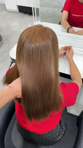 セミロング エフェクトブリーチ／ レイヤーカット／翔のヘアスタイル