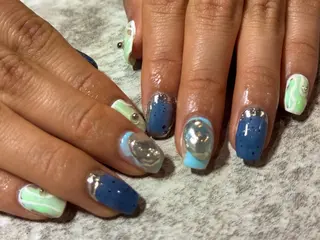 ネイル Mahiru ➰🎀🤍のネイルデザイン