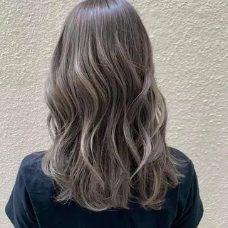ミディアム 🫧FERIA北千里 🫧のヘアスタイル