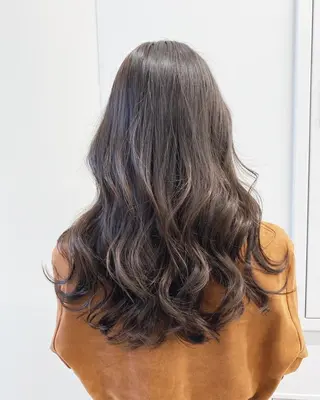 セミロング カラー ヘアアレンジ 【公式】amble luxe池袋東口🩷のヘアスタイル