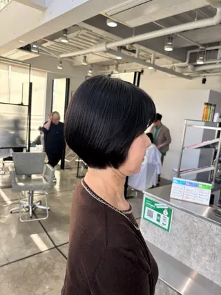 ショート yui/透明感カラー /コテ巻き風パーマのヘアスタイル