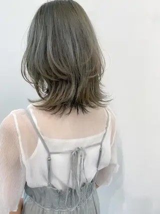 ミディアム カラー THE DAY所属・AKI HASHIMOTOのヘアスタイル