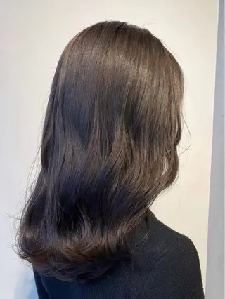 ミディアム カラー nu所属・nu ✧︎*。のヘアスタイル