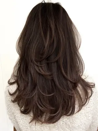 ロング カラー ✨レイヤーカット/透 名感カラー特化✨のヘアスタイル