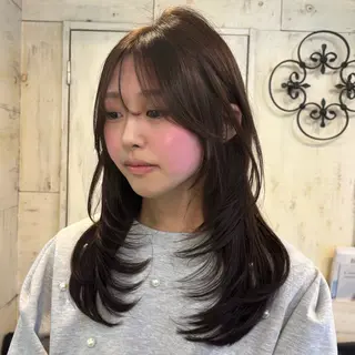 セミロング カラー レイヤー/ハッシュカ ット/顔周り/フウカのヘアスタイル