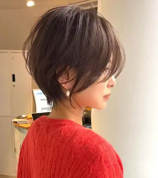 ショート カラー laff 新宿所属・切りっぱなしボブ レイヤー/縮毛矯正のヘアスタイル