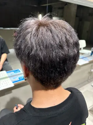 カラー メンズ 玉置 七海のヘアスタイル