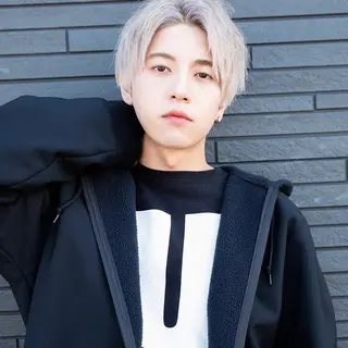 ショート 舟橋耀/ブリーチカラ ー/レイヤーカットのヘアスタイル