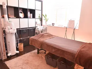 強めリンパマッサージ 肩こり／麻布十番/のエステ・リラクイメージ