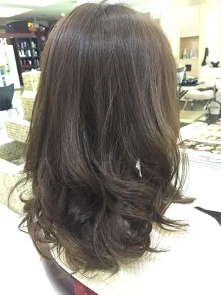 ミディアム カラー 今村 愛美のヘアスタイル