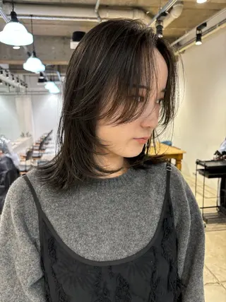 ミディアム カラー DUMBO 千歳船橋のヘアスタイル