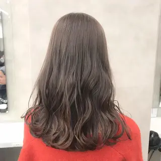 ロング ハイトーン×レイヤー カットTAKUMIのヘアスタイル