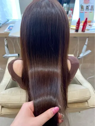 ロング 山下 稚葉 艶髪/透明感カラーのヘアスタイル