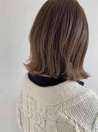 ミディアム カラー アクイールグラッセ 滝村鈴夏のヘアスタイル