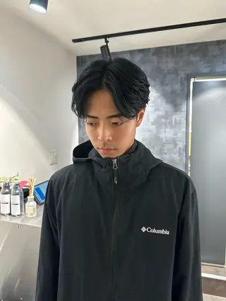 パーマ メンズ SALOWIN 原宿 iori所属・🌟原宿指名No.1 センターパート⭐️のヘアスタイル