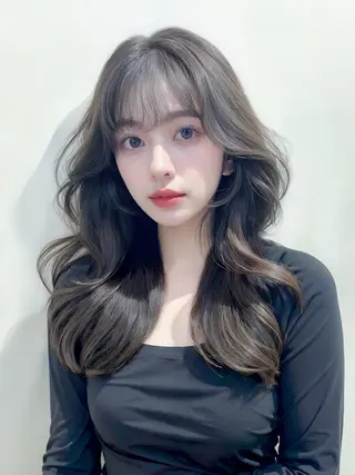 セミロング 大人可愛いレイヤー 大田のヘアスタイル