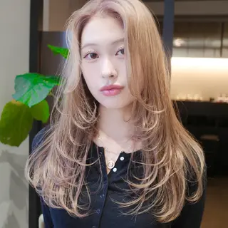 ロング カラー ユナ🎀レイヤー /韓国/ハイトーンのヘアスタイル