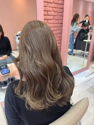 ロング 山本 望華のヘアスタイル