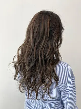 セミロング 公式 Ease by amble luxeのヘアスタイル