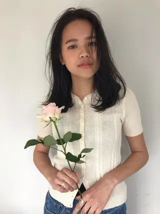 ミディアム NUU所属・滝島 真帆のヘアスタイル