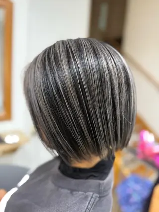 カラー 軍司 心奈のヘアスタイル