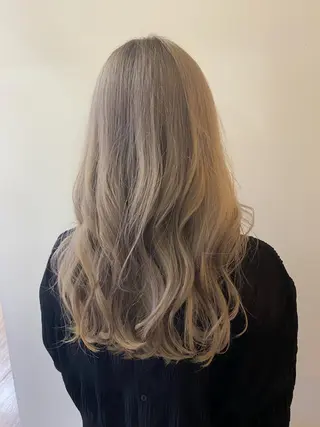ロング 北山 なるみのヘアスタイル