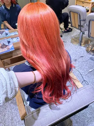 ロング TIGRE tenjin所属・岩崎 レイのヘアスタイル