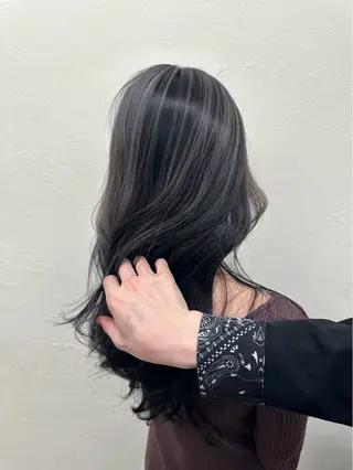 ロング i.GINZA所属・ハイトーン/透明感 カラー/レイヤーのヘアスタイル