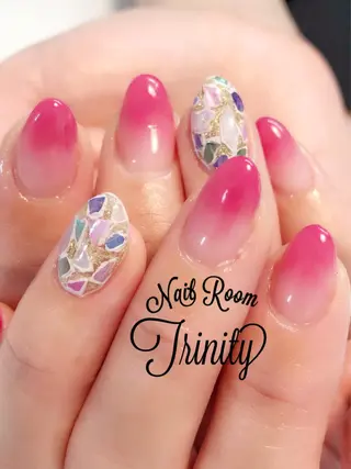 ネイル Trinity staffのネイルデザイン