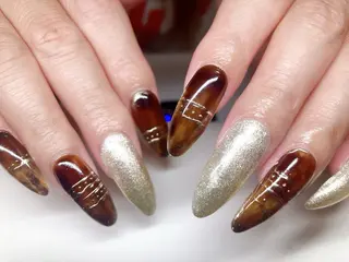 ネイル ECLAT エクラ所属・寺山 千鶴のネイルデザイン